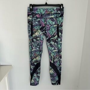 Lululemon Iridescent multi/ naval blue inspire tight crop Size 4